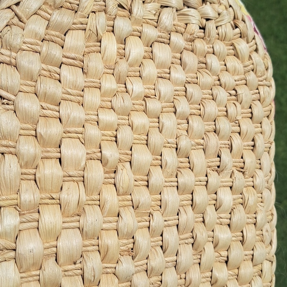 VERA BRADLEY STRAW TOTE EUC - Picture 8 of 10